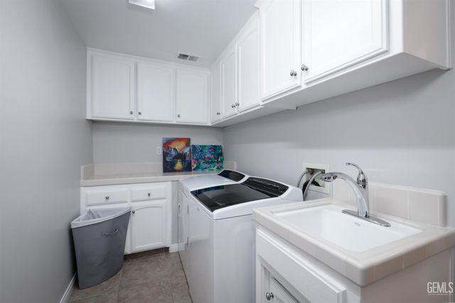 8907 Cashmere Court, Bakersfield, CA 93312