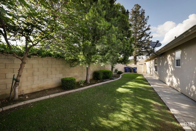 8907 Cashmere Court, Bakersfield, CA 93312