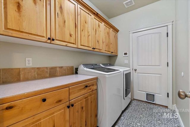 1864 E Meadow Creek Dr, Meridian, ID 83646