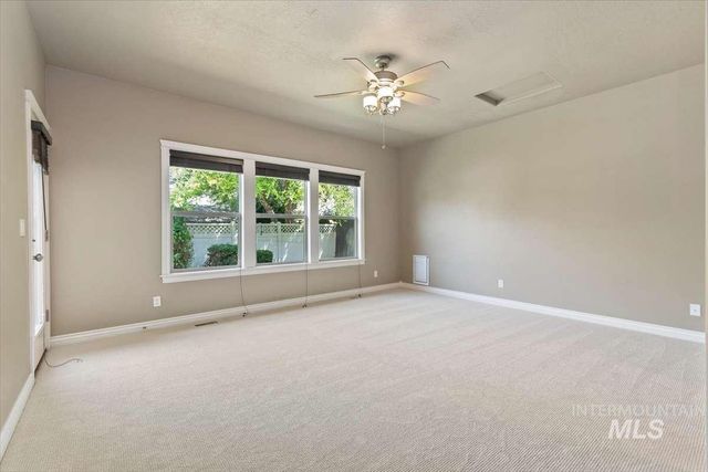 1864 E Meadow Creek Dr, Meridian, ID 83646