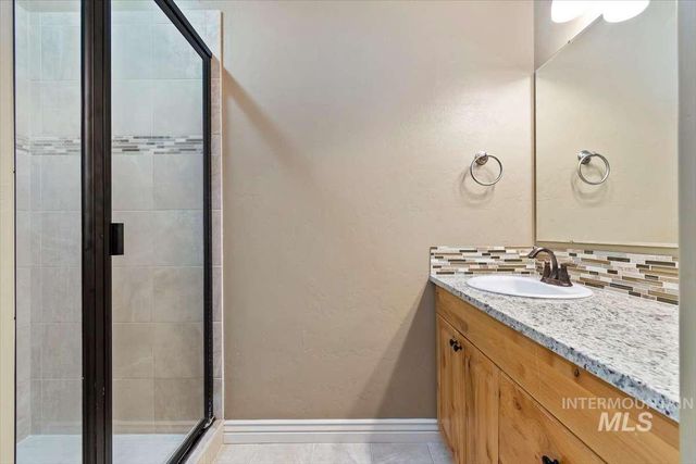 1864 E Meadow Creek Dr, Meridian, ID 83646