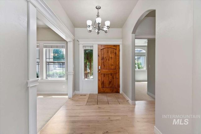 1864 E Meadow Creek Dr, Meridian, ID 83646