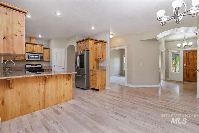 1864 E Meadow Creek Dr, Meridian, ID 83646