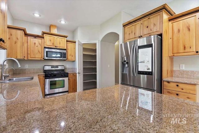 1864 E Meadow Creek Dr, Meridian, ID 83646