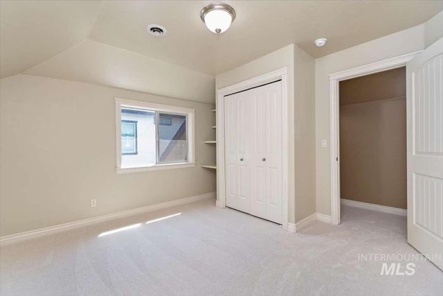 1864 E Meadow Creek Dr, Meridian, ID 83646
