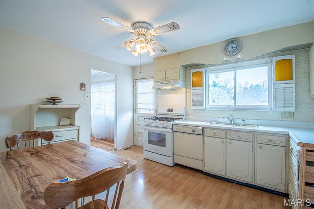 11648 VILLA DORADO Drive, St Louis, MO 63146