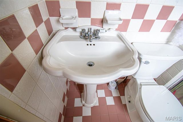 11648 VILLA DORADO Drive, St Louis, MO 63146