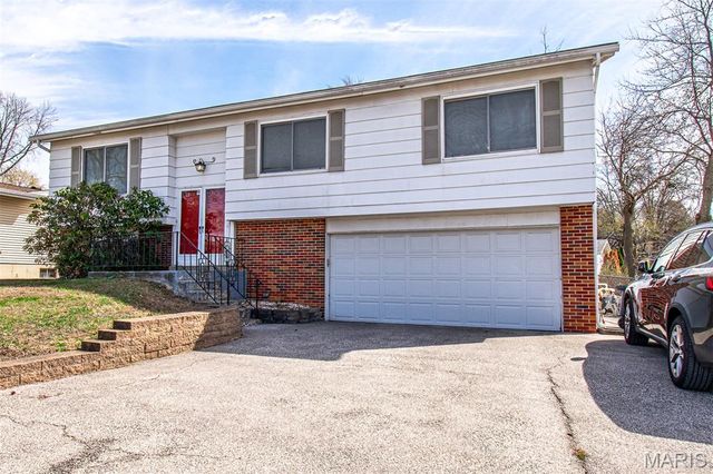 11648 VILLA DORADO Drive, St Louis, MO 63146