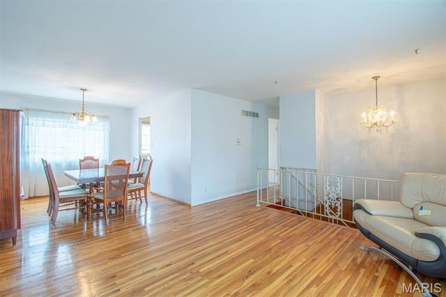 11648 VILLA DORADO Drive, St Louis, MO 63146