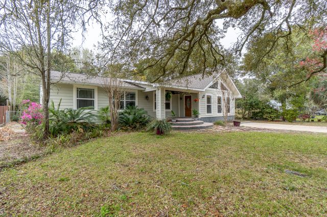 236 NE Bradley Drive, Fort Walton Beach, FL 32547