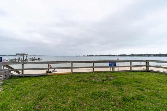 236 NE Bradley Drive, Fort Walton Beach, FL 32547