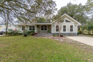 236 NE Bradley Drive, Fort Walton Beach, FL 32547