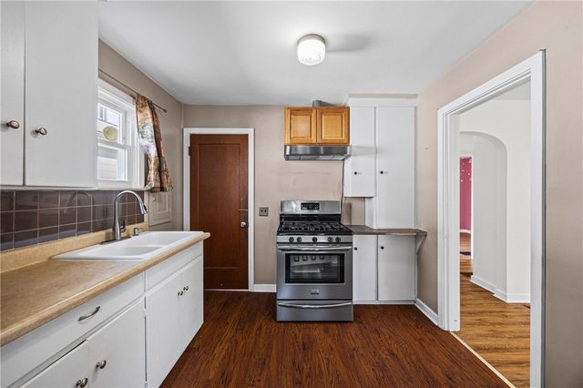 221 Florence Avenue, Greece, NY 14616