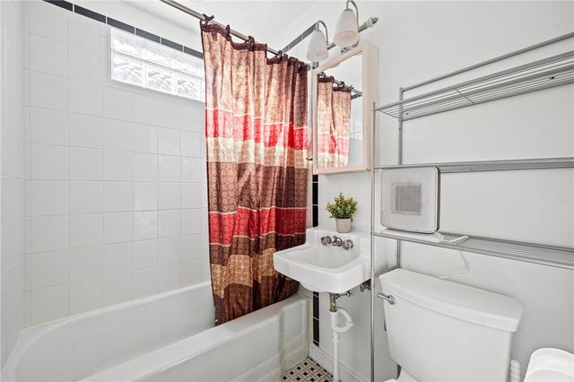 221 Florence Avenue, Greece, NY 14616