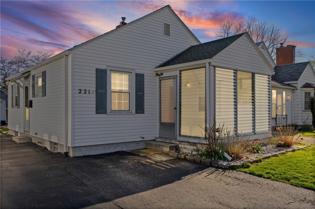 221 Florence Avenue, Greece, NY 14616