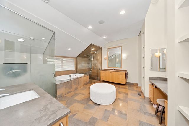 282 Linden Park Place, Highland Park, IL 60035