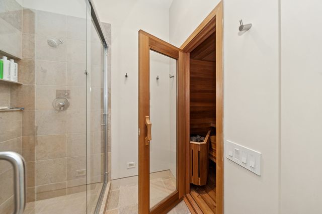 282 Linden Park Place, Highland Park, IL 60035