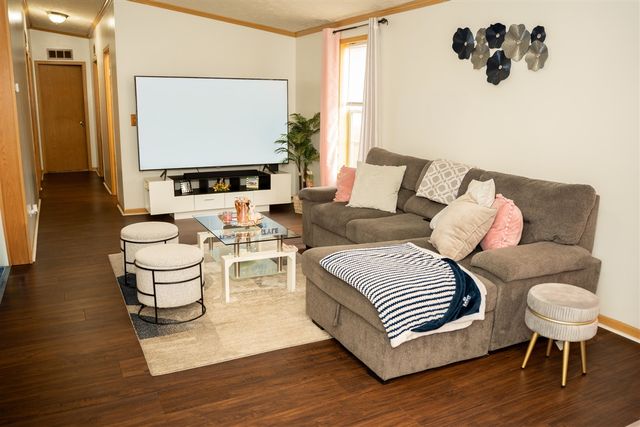 2040 Reo Avenue, Lincoln Park, MI 48146