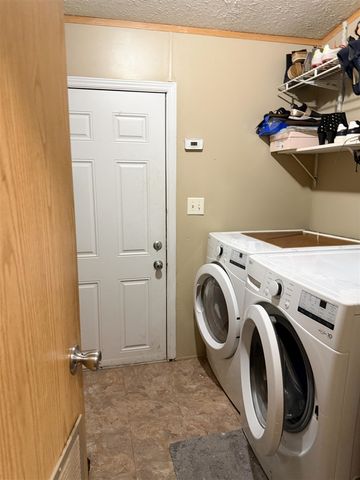 2040 Reo Avenue, Lincoln Park, MI 48146