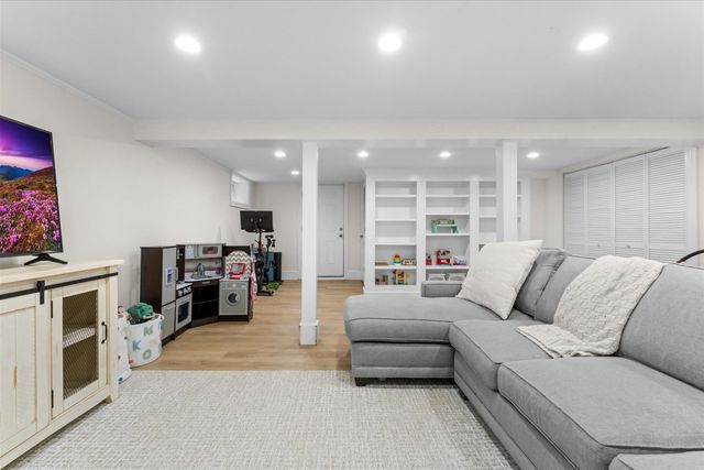 11 Lookout Avenue, Natick, MA 01760