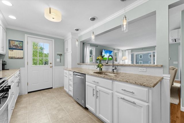 11 Lookout Avenue, Natick, MA 01760