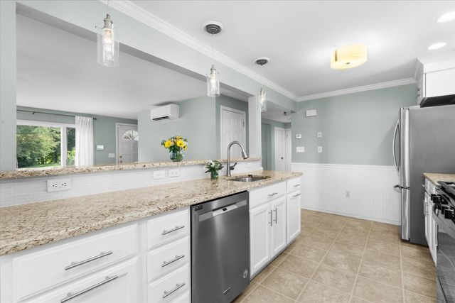11 Lookout Avenue, Natick, MA 01760