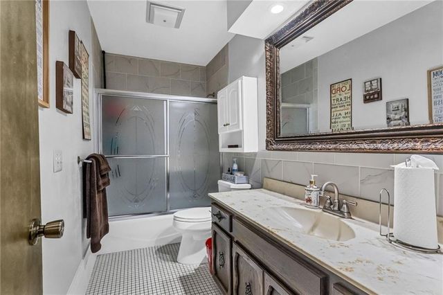 1261 NE 81st Street, Kansas City, MO 64118