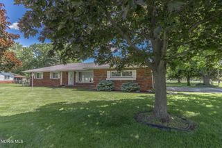 1155 S Lallendorf Road, Oregon, OH 43616