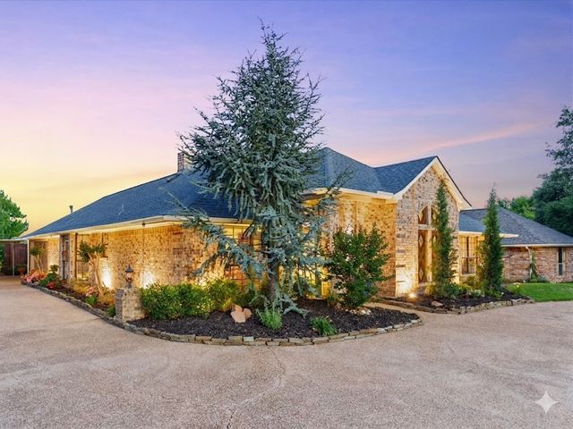 4644 Ridgeside Drive, North Richland Hills, TX 76180