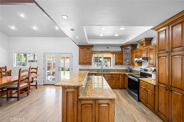 1099 Salinas, Costa Mesa, CA 92626