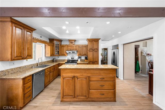 1099 Salinas, Costa Mesa, CA 92626