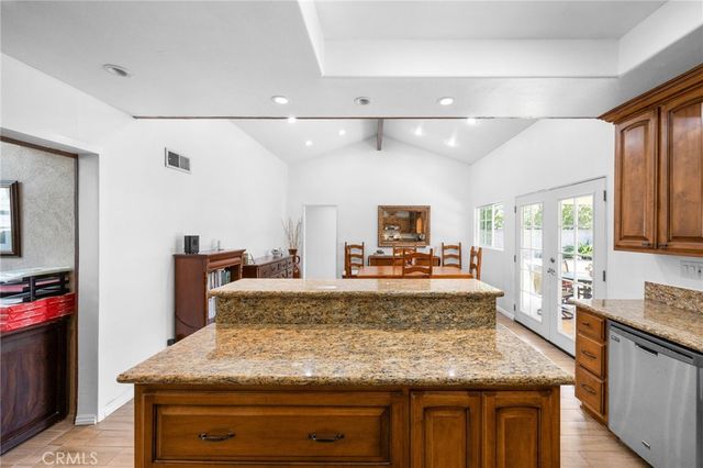 1099 Salinas, Costa Mesa, CA 92626