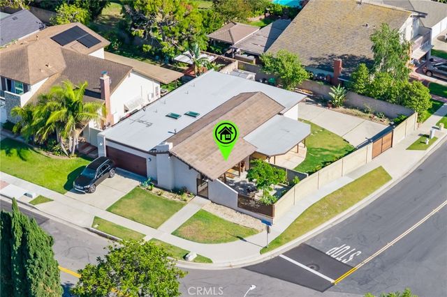 1099 Salinas, Costa Mesa, CA 92626