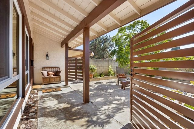 1099 Salinas, Costa Mesa, CA 92626