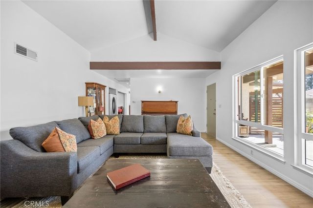 1099 Salinas, Costa Mesa, CA 92626