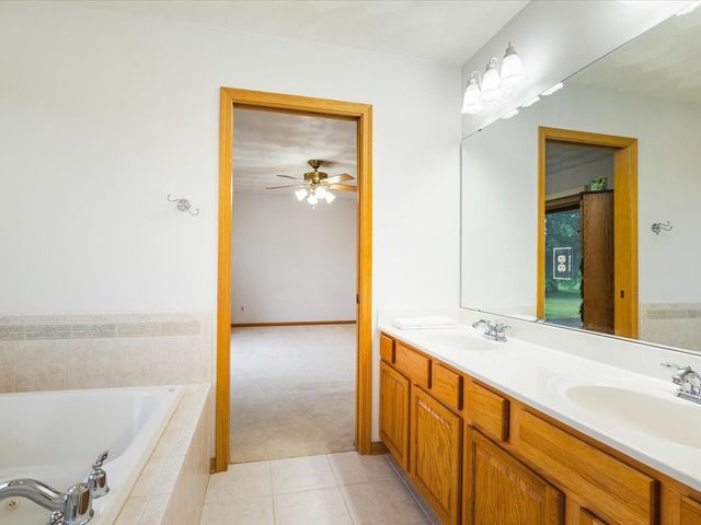 12470 ARROWWOOD Lane, Belvidere, IL 61008