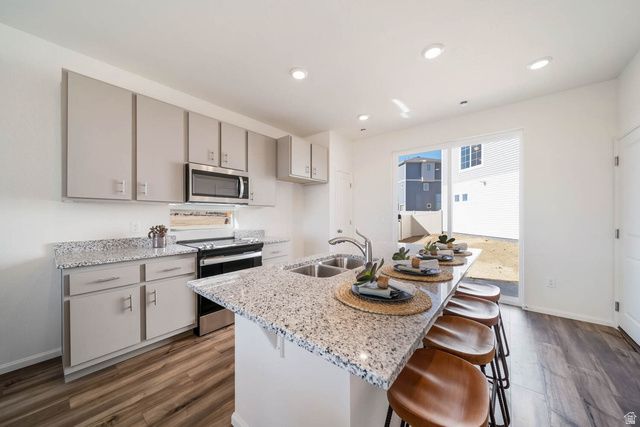 343 E HALLS CREEK RD, Saratoga Springs, UT 84045