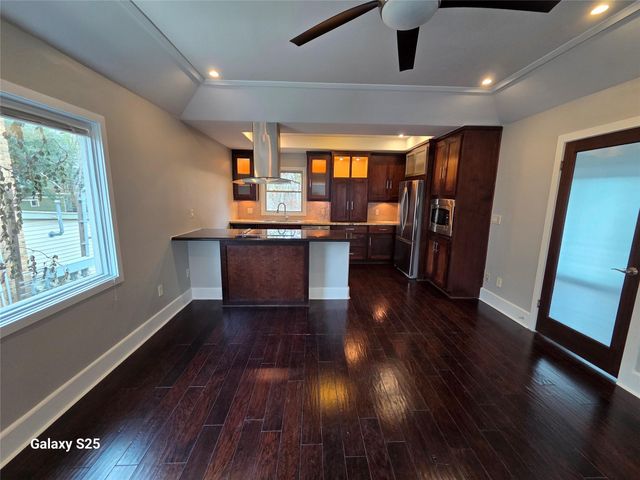 446 Heights Boulevard 6, Houston, TX 77007