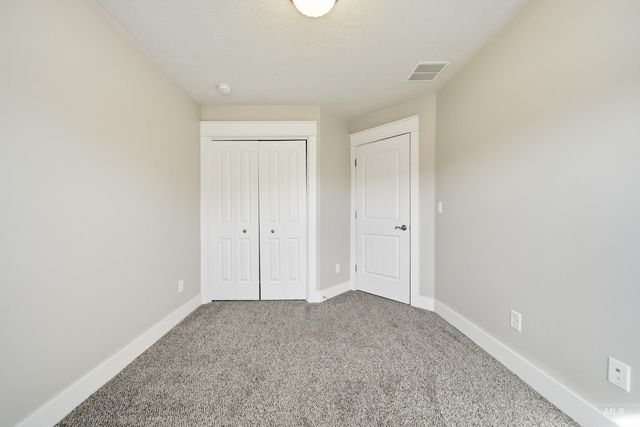 9522 W Woodland Dr, Boise, ID 83704