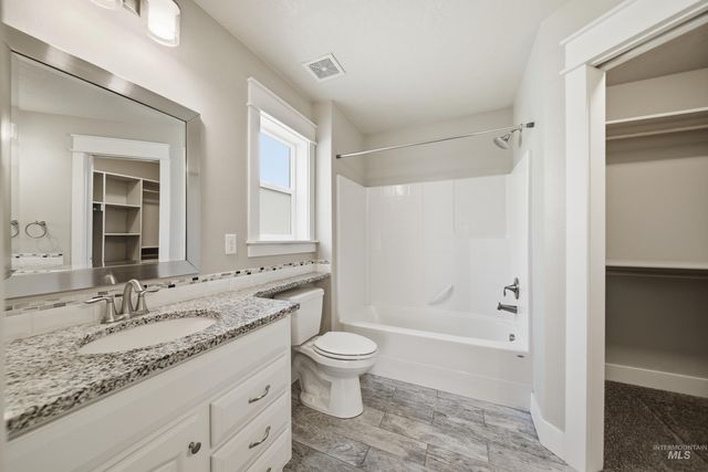 9522 W Woodland Dr, Boise, ID 83704