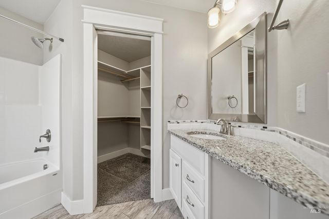 9522 W Woodland Dr, Boise, ID 83704