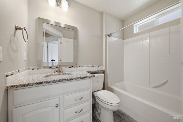 9522 W Woodland Dr, Boise, ID 83704