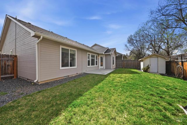 9522 W Woodland Dr, Boise, ID 83704