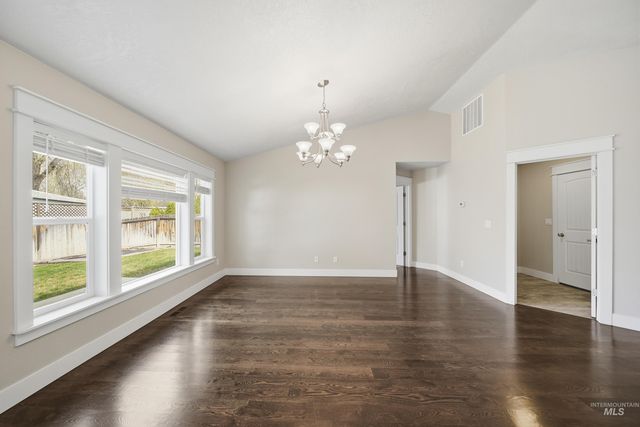 9522 W Woodland Dr, Boise, ID 83704