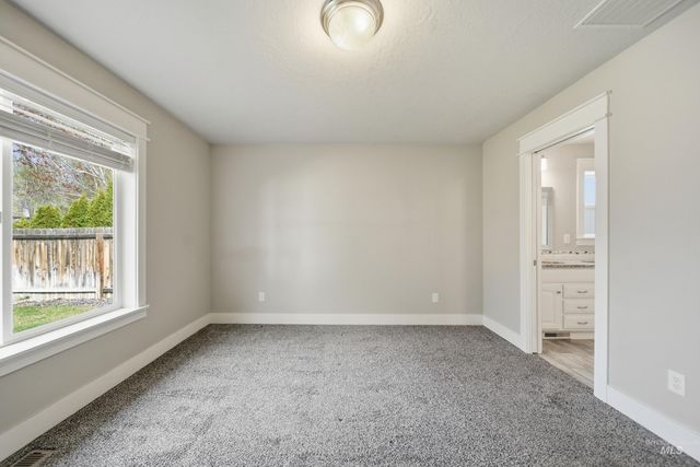 9522 W Woodland Dr, Boise, ID 83704