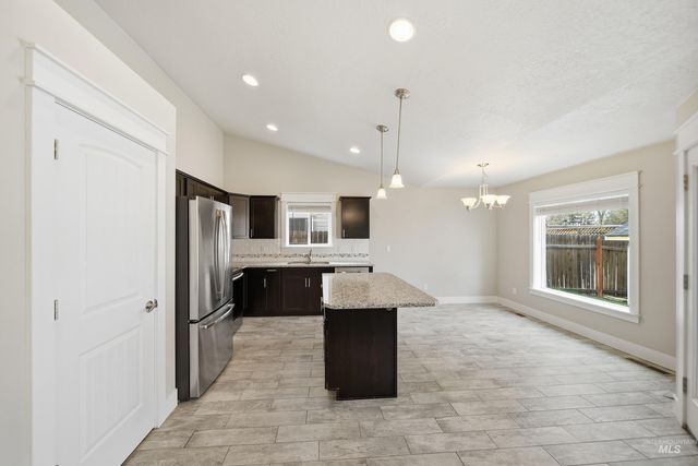 9522 W Woodland Dr, Boise, ID 83704