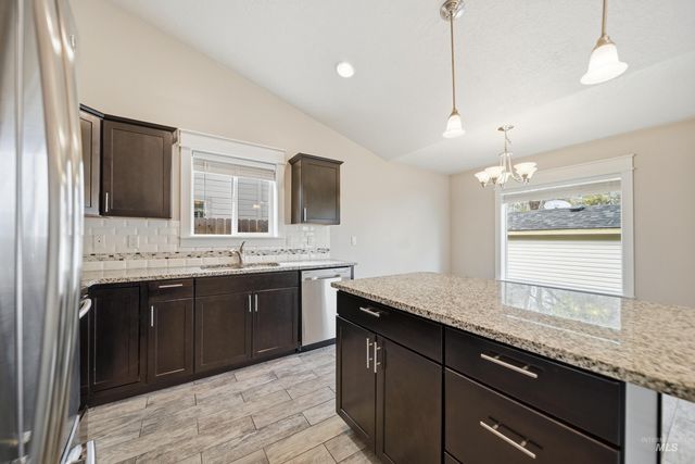 9522 W Woodland Dr, Boise, ID 83704