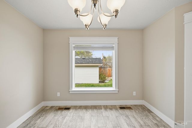 9522 W Woodland Dr, Boise, ID 83704