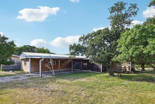 780 Mountain Dr, Kerrville, TX 78028