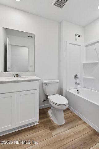 3989 MID CENTURY Street, Jacksonville, FL 32217